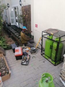 Gas tank and cage installation